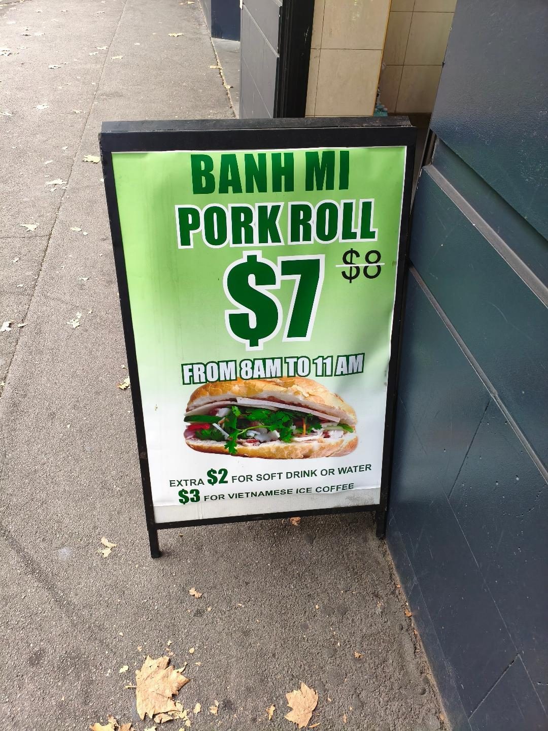 Cheapest Banh Mi in Sydney ? (Anh Food & Juice near Central Station)